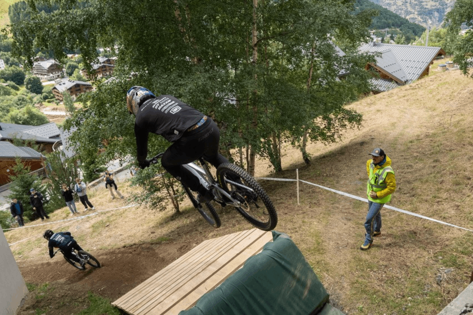 Urban DH Les 2 Alpes: Slavík piaty, rozhodla jediná chyba