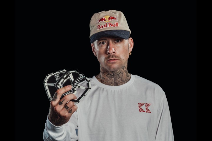 LOOK představil dva signature modely platformových pedálů Trail Roc+