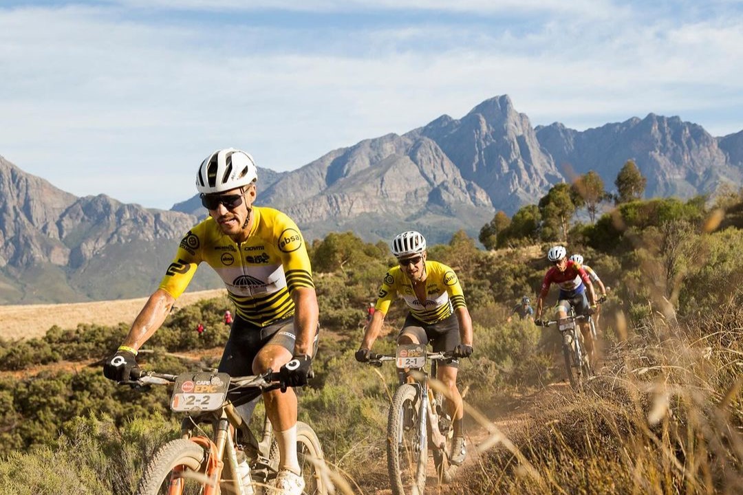 Na Cape Epic nebodoval jen Ghost. Zářily také Lapierre, Fulcrum nebo HJC