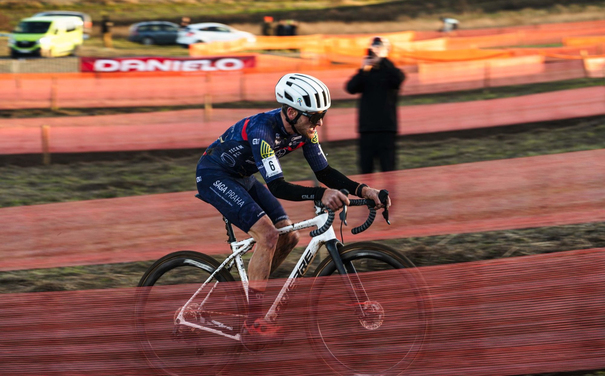 Říman se po zranění vrátil na cyklokrosové tratě a zaznamenal první vítězství v dresu ATT Investments