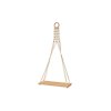 Nástěnná police MACRAME 30x59,5 cm s dřevěnou deskou a béžovým makramé, ideální na dekorace, květiny i drobnosti.