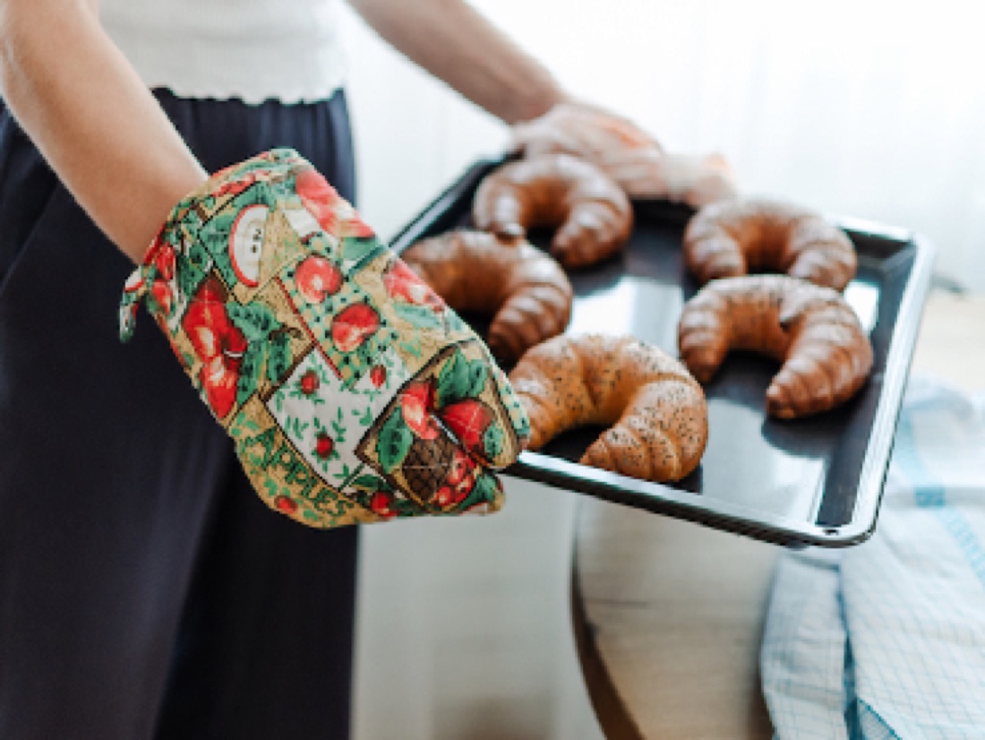 Backen Sie Ihrer großen Liebe zum Valentinstag süße Mohnhörnchen