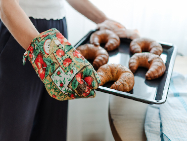 Zum Valentinstag backen Sie Ihrer Liebe ein süßes Mohnhörnchen
