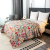 Moderní barevný přehoz na postel RETRO PTÁČEK s květinami a ptáčky