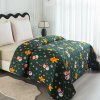 Přehoz na postel SNĚHULÁK A PERNÍČEK zelený – ideální na Vánoce