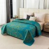 Přehoz na postel FANFARE petrolejový s moderním vzorem