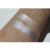 swatch očního stínu MINI 04 Stříbřitě světle modrá 1,2 g
