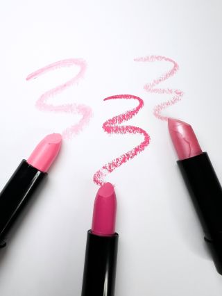 Povánoční i novoroční slevy jsou všude pryč, ale venku to vypadá jak na Štědrý večer. A my s nadílkou nekončíme! Klikej na...