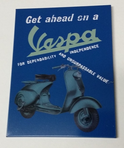 Levně Magnetka Forme, get ahead on a Vespa VPMT27