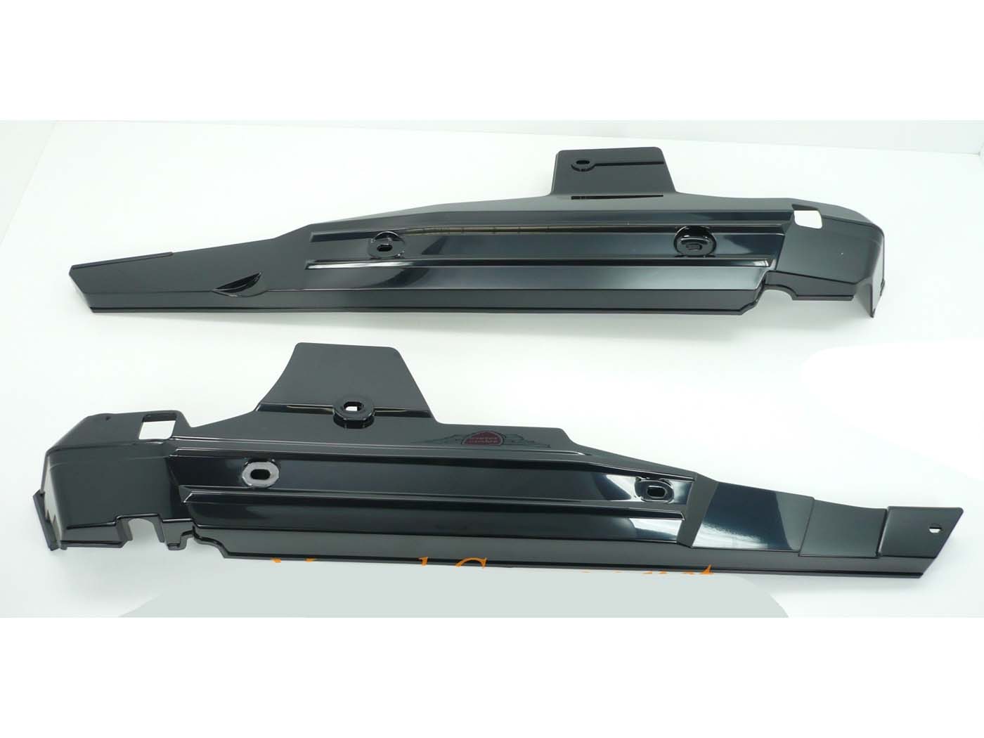 Diverse / Import Boční kryty lesklé černé 2 kusy pro Puch Maxi MG00007372