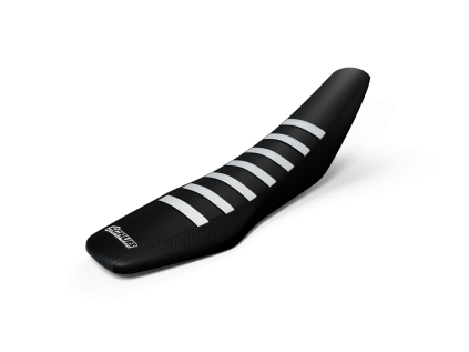 21438 snap black white