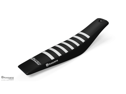 24678 snap black white