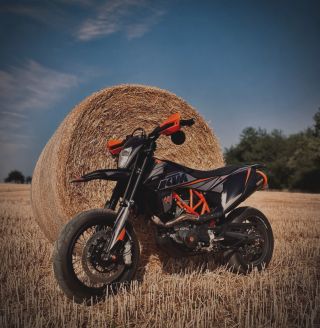 K17 Summer Edition ☀️ #ktmsmcr690 #ktm690 #summervibes #bikesummer