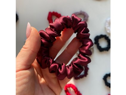 Burgundy - hedvábná scrunchie gumička