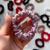 Lavender Veil - hedvábná scrunchie gumička