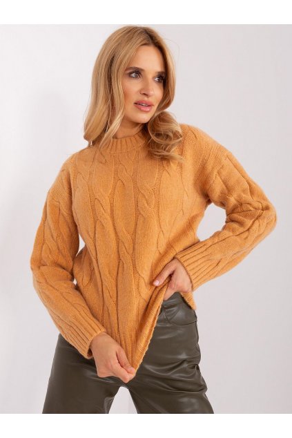 Elegantní svetr s copánky velbloudí