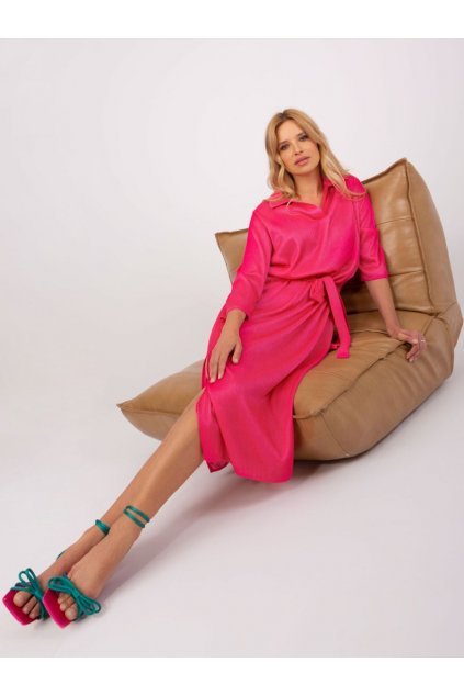 Elegantní lesklé šaty s límečkem Lakerta růžové