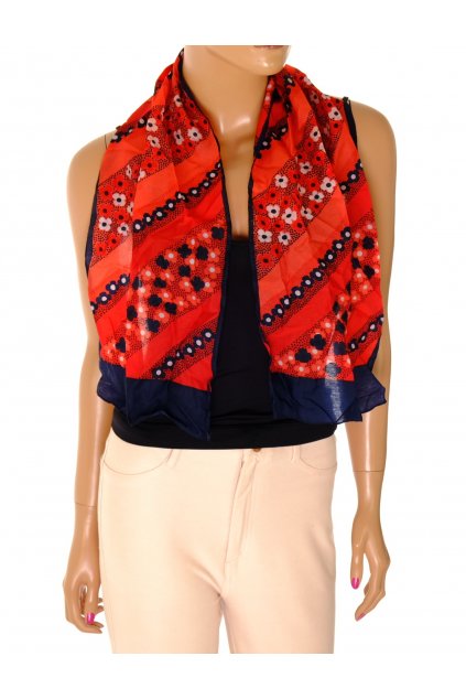 Šátek červený s modrými a bílými kvítky