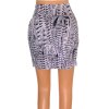 Sukně TopSecret vel. S/M bílo-černá vzorovaná vada
