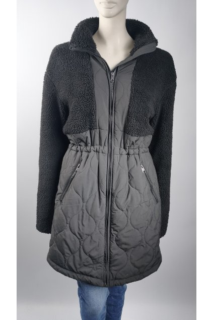 Čierna bunda VERO MODA s textúrovaným povrchom a možnosťou stiahnutia v páse