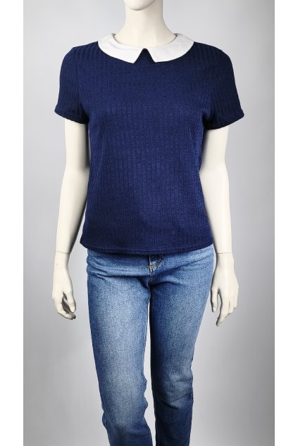 Modrý top s bielym golierom od značky ATMOSPHERE