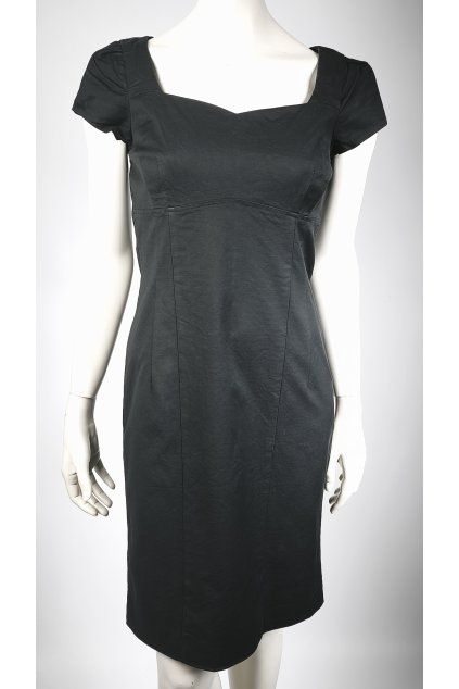 Elegantné čierne šaty MAX & CO