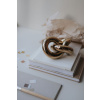 Keramická dekorace uzel Cooee Design Knot, velká | zlatá