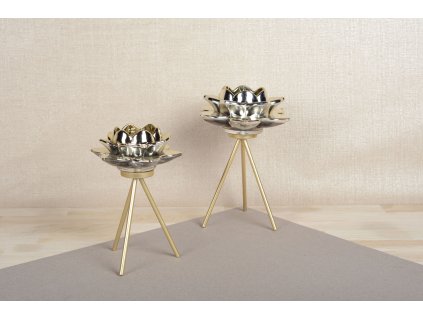 Zlatý kvetinový svietnik na podstavci