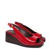 44273 6 lakovane sandale na platforme
