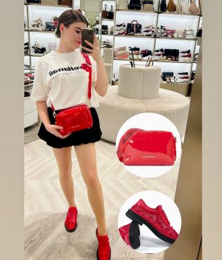 ❤️Láttad már az új VALENTINO táskáinkat?😍Ha még nem,akkor nézd meg😊 mert ezek a kis cuki tasik tuti elnyerik a...