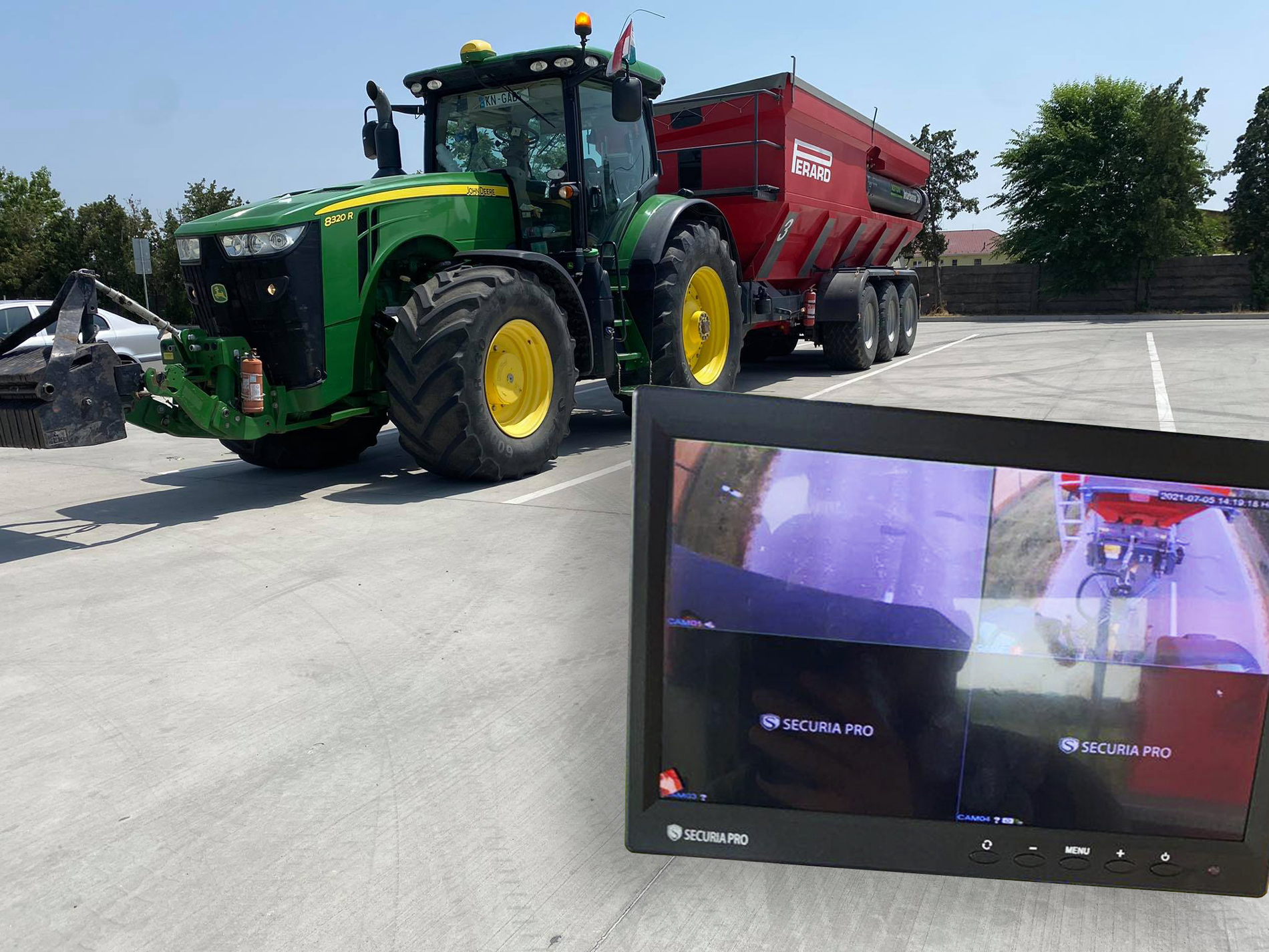 Cúvacie a monitorovacie kamery na kombajn alebo traktor