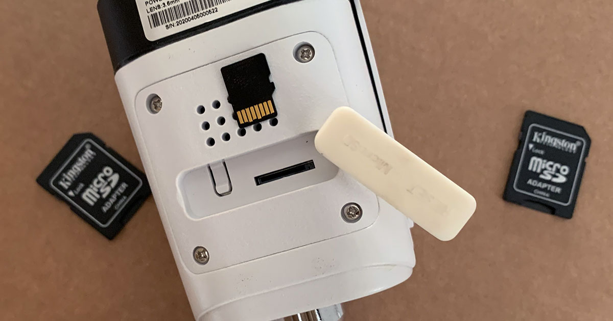 Čo robiť, ak kamera nedokáže rozpoznať SD kartu?