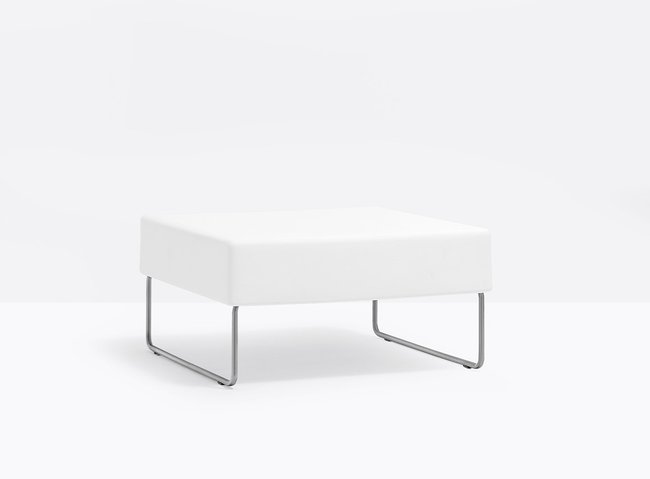 HOST LOUNGE 792