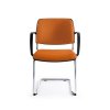 Konferenčná čalúnená stolička hojdacia BIT 570V, Profim, oranžová, rokovacia stohovateľná stolička s podrúčkami do kancelárie, spredu