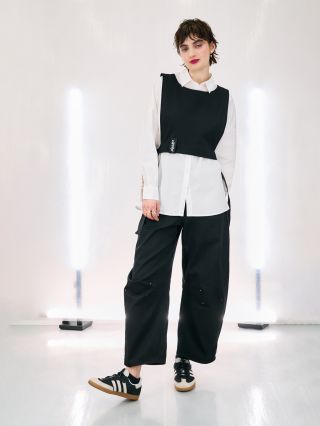 Nechce se vám žehlit košili? Dejte na ní naši vestu. Nová verze oblíbeného unisex kousku, tentokrát bez roláku. Skvěle...
