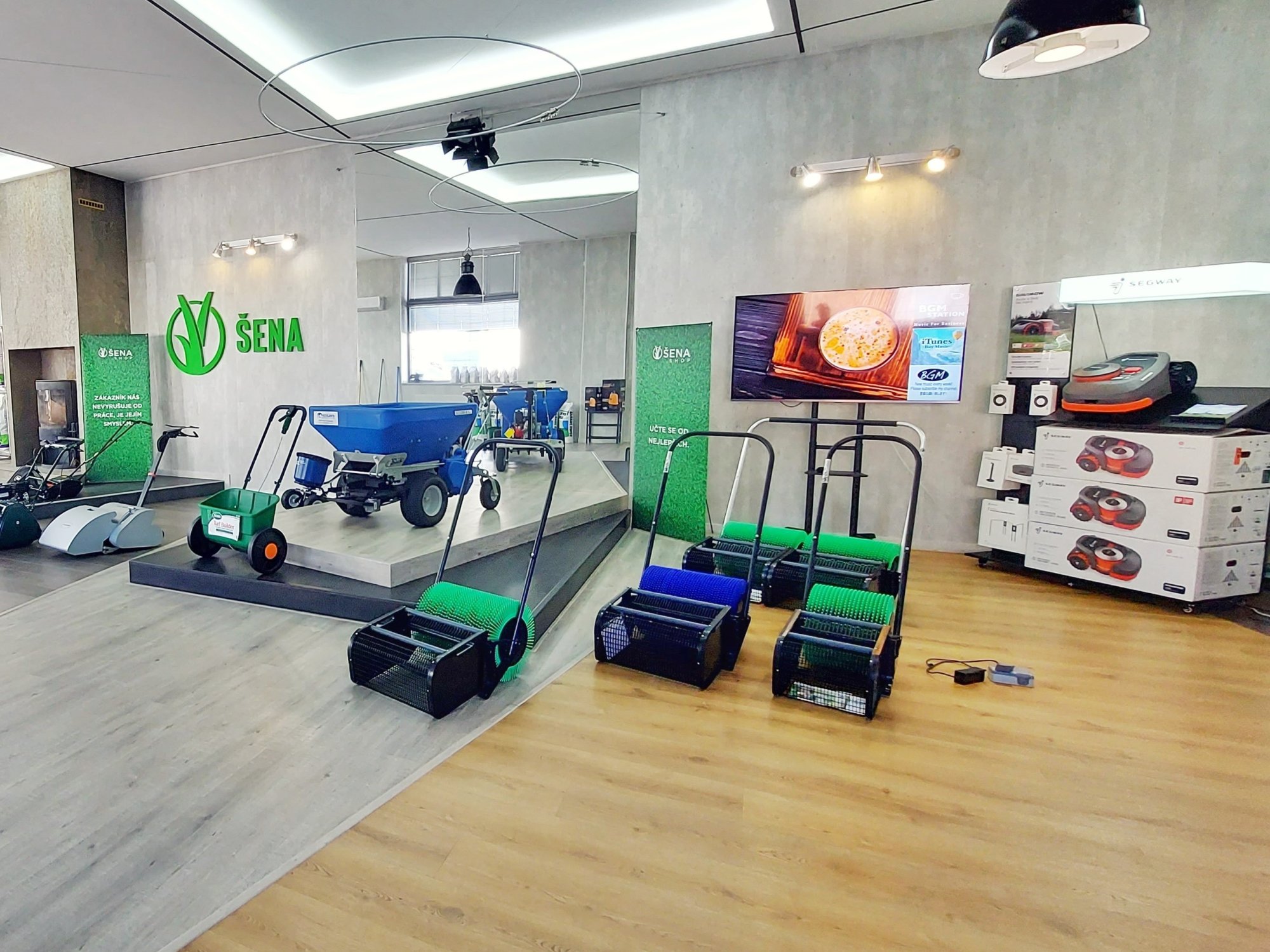 Navštivte náš showroom v Praze Komořanech a vyzkoušejte si robotické sekačky naživo!