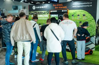 Díky za skvělou atmosféru na stánku Navimow. Budeme tu i zítra v pavilonu P. #navimow #motosalon #robotickasekacka #segway...