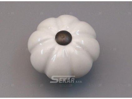 24P1041.0340B.09 krémově bílá knopka