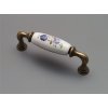 Porcelánová rustikální úchytka 96mm Modro bílá růže 86 staromosaz 09