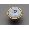 Porcelánová rustikální úchytka knopka 40mm Modrá kytka staromosaz 09
