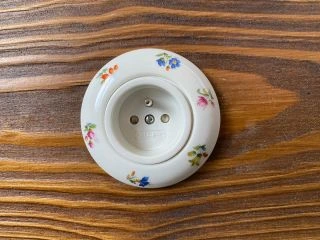Porcelánová zásuvka a vypínač #retro #vypinace #zasuvka