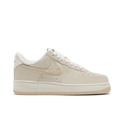 Nike Wmns Air Force 1 '07 SE 'Sanddrift Fleece'