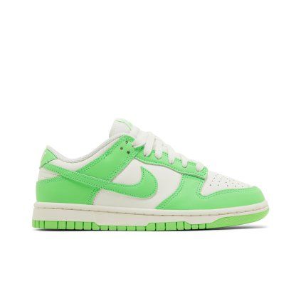 Nike Wmns Dunk Low 'Green Strike'