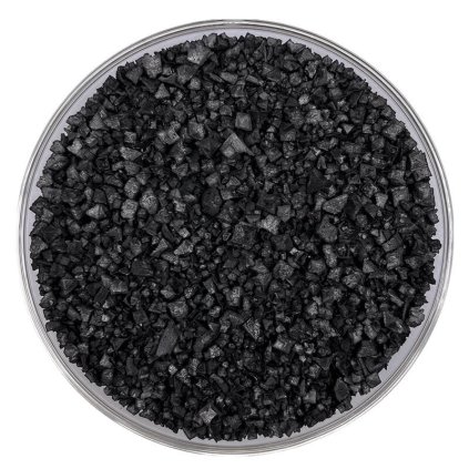 Černá pyramidová sůl