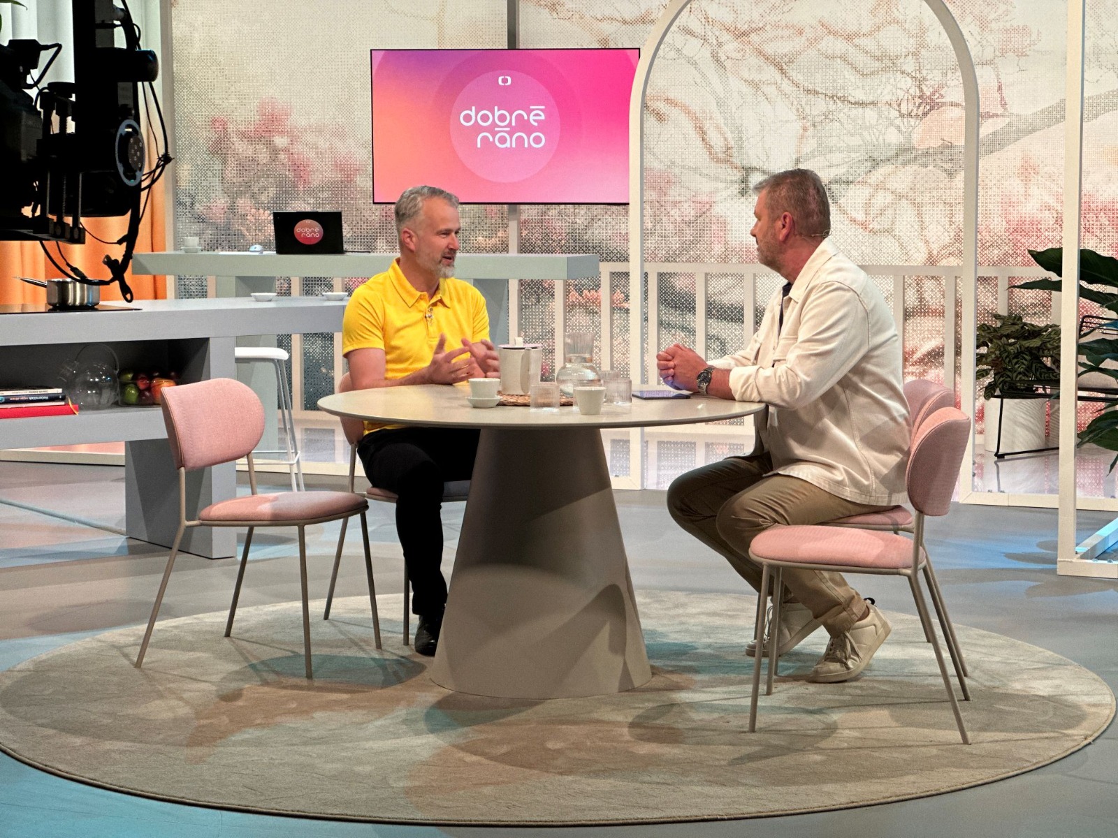 Když se trávník dostane do České televize