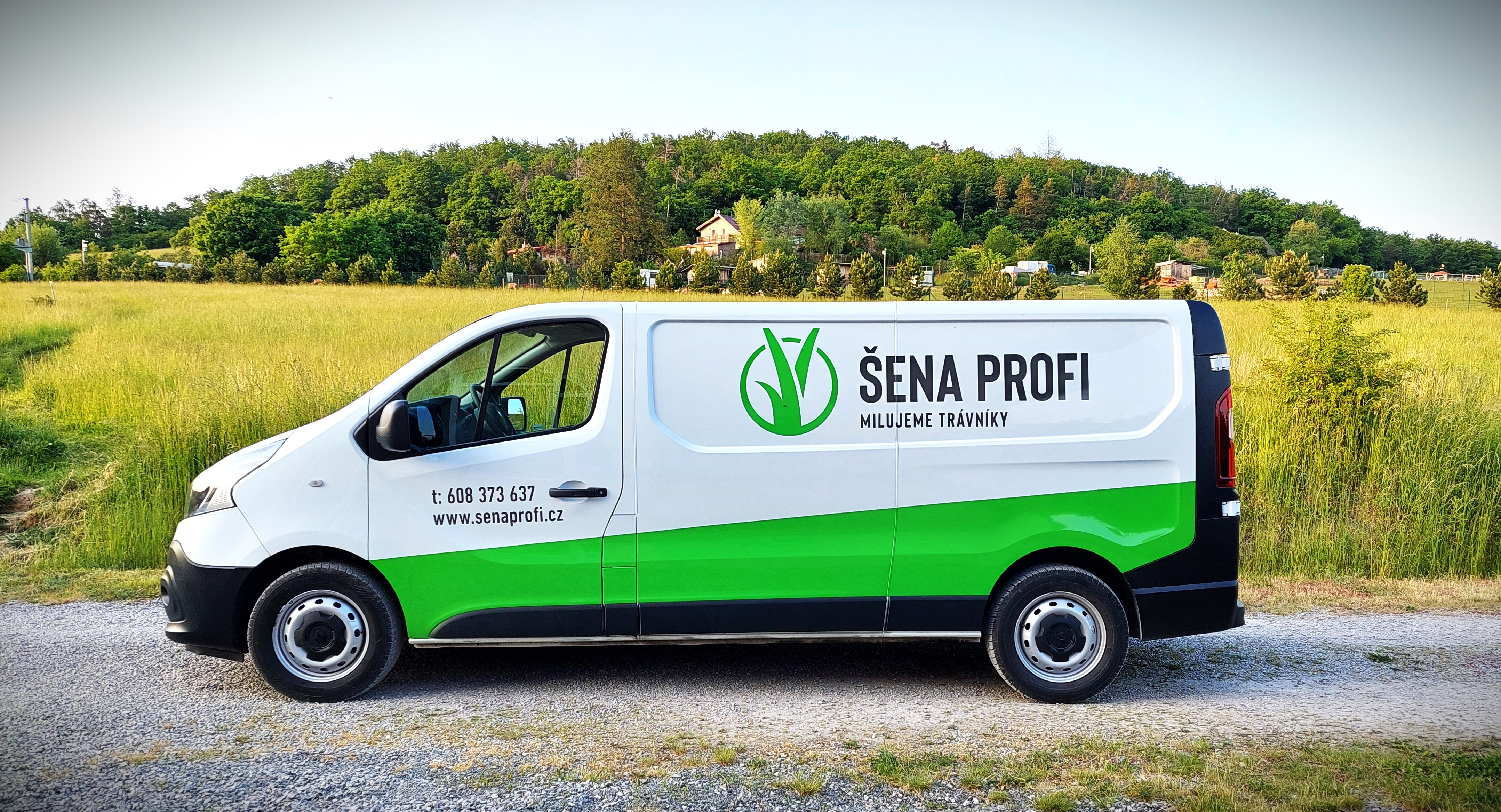 Trávníkář - pravidelná péče o trávníky (45 000 Kč - 55 000 Kč)