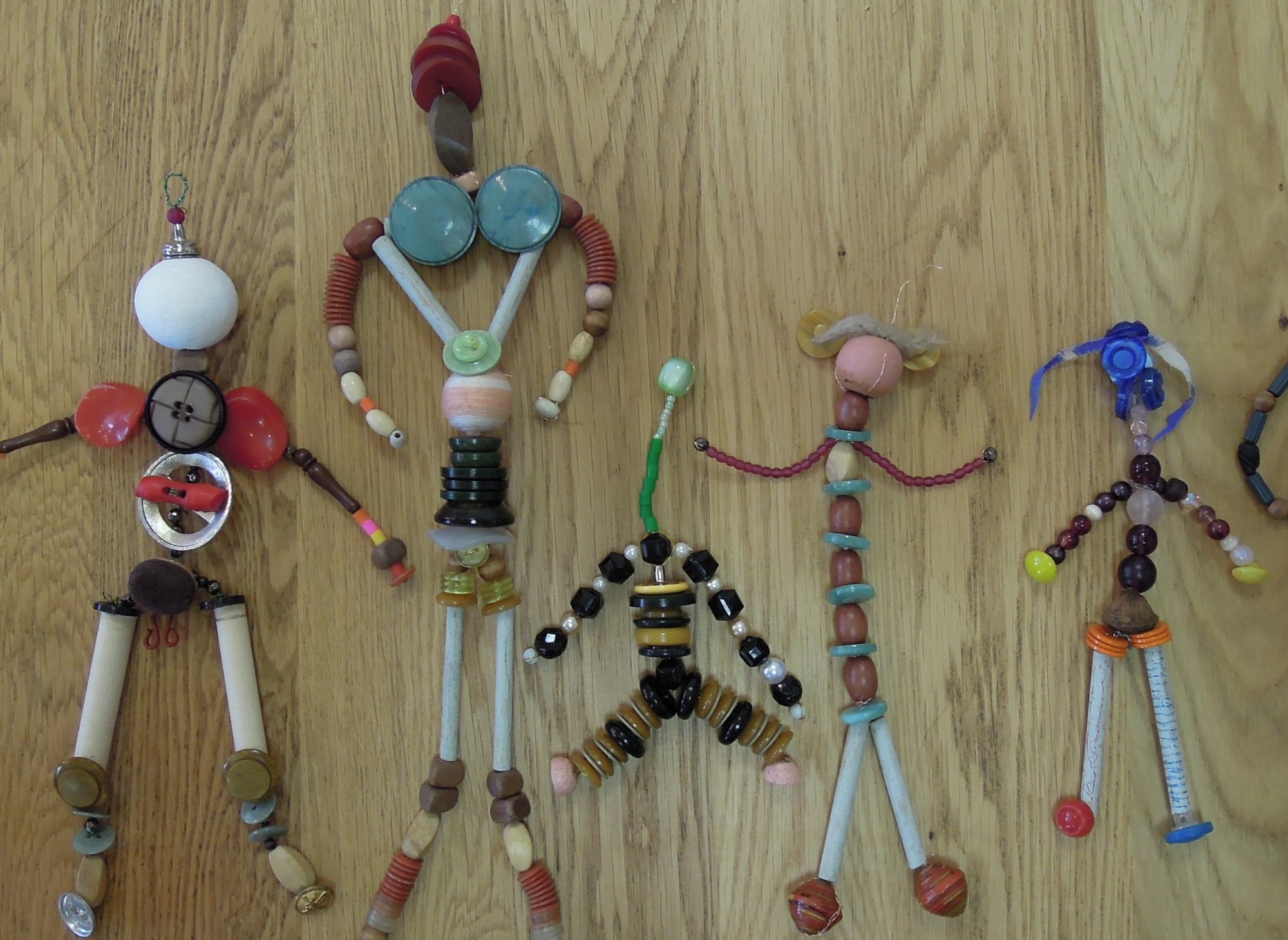 Loutky, maňásci nebo panenky?