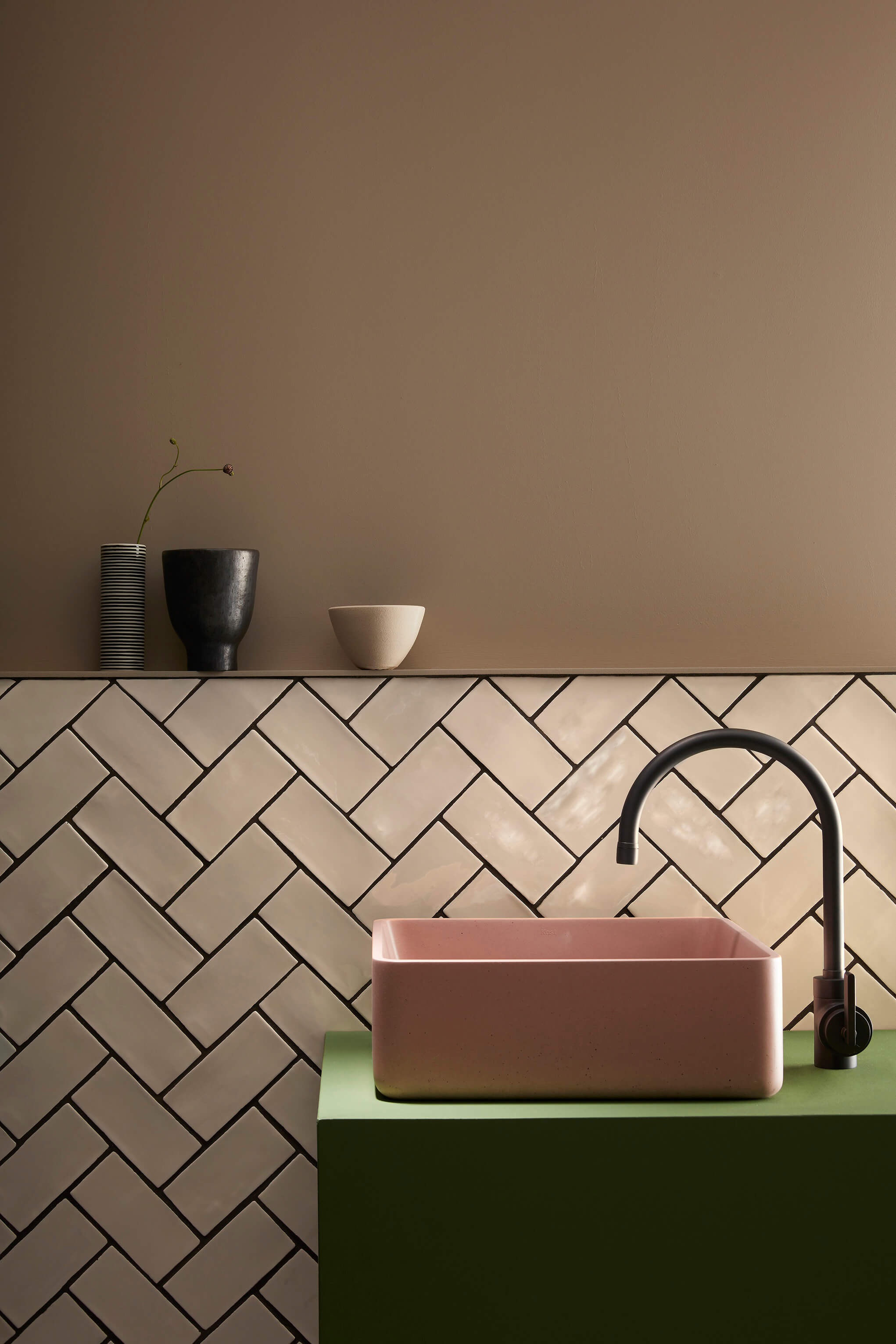 Natřené obklady v koupelně