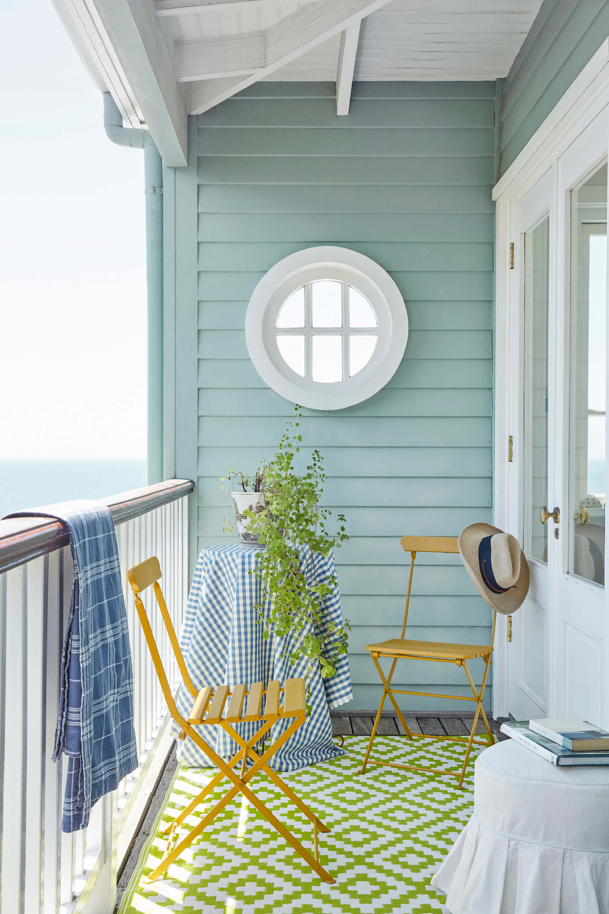 Barevná inspirace na terasu Little Greene