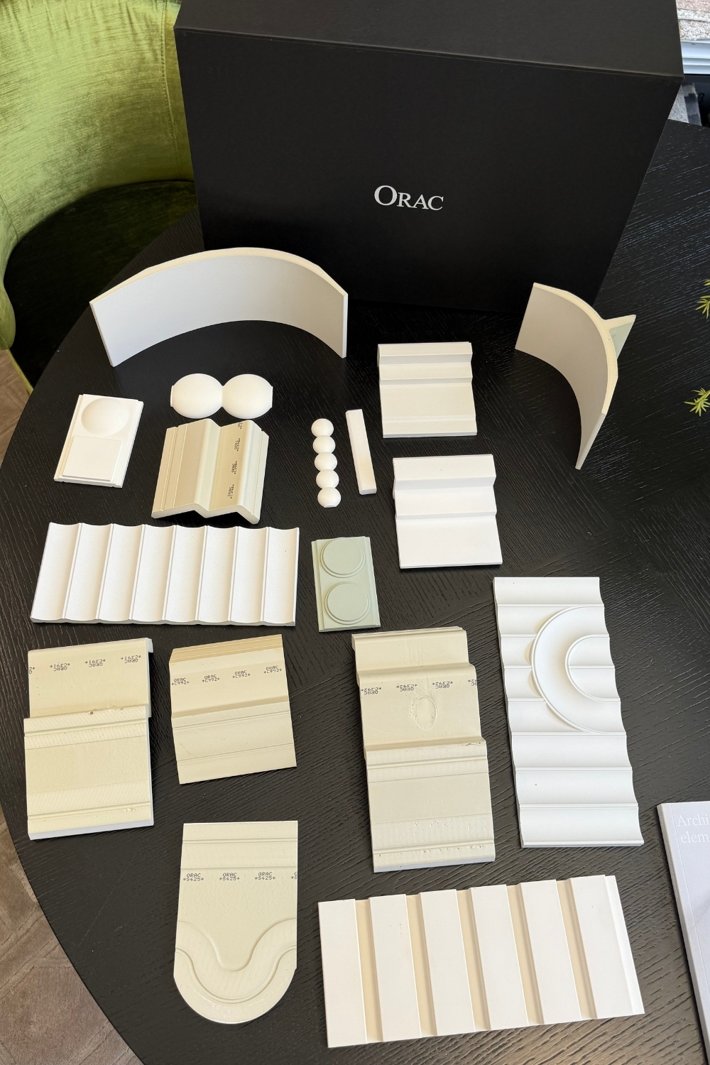 Dekorativní lišty Orac Decor v interiéru